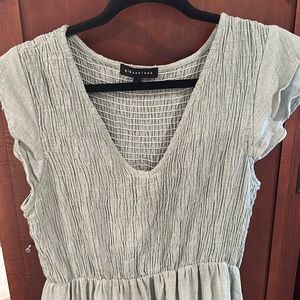 Gibsonlook smocked flutter in Sage